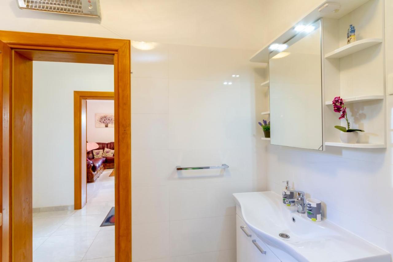 Magic Holiday Apartment Bale Εξωτερικό φωτογραφία